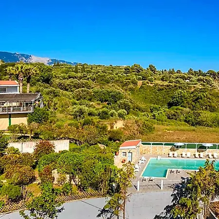 Costa Avithos Hotel