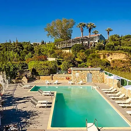 Hotel Costa Avithos